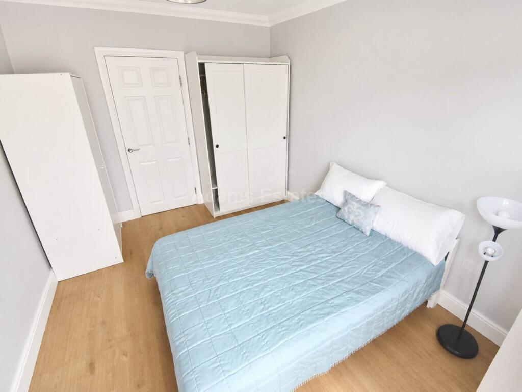 Apartment in Reading - View 2