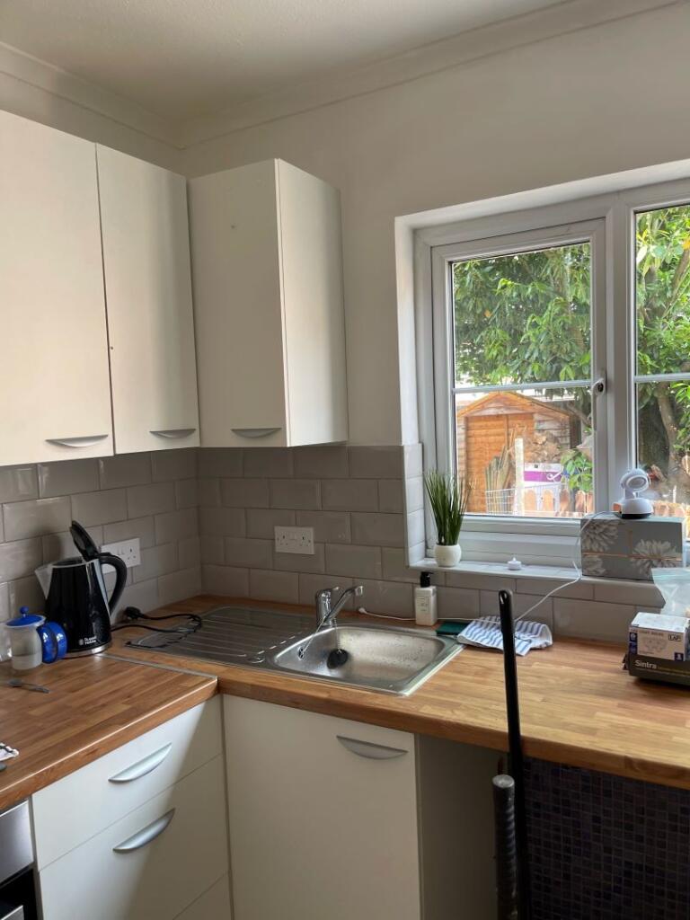 Apartment in Southall - More