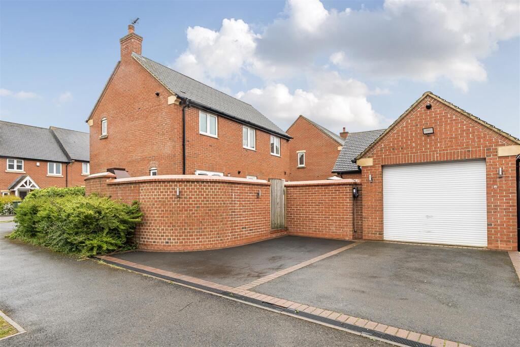 Poppy Road, Lutterworth, LE17 photo 3
