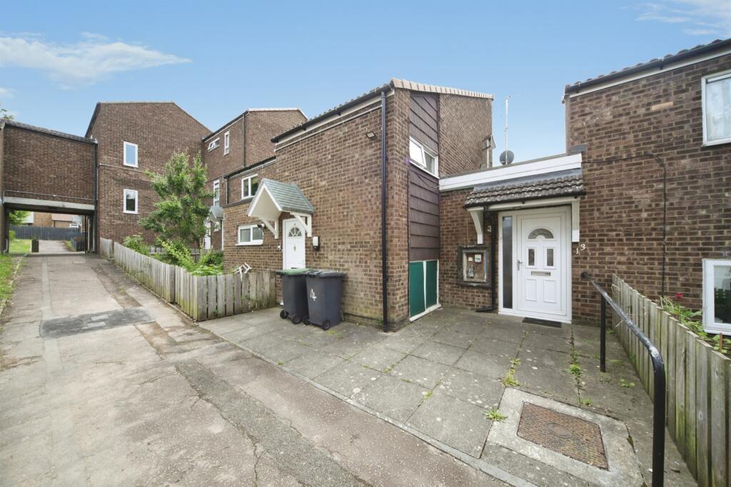 Main image of property: Berkeley Path, Luton