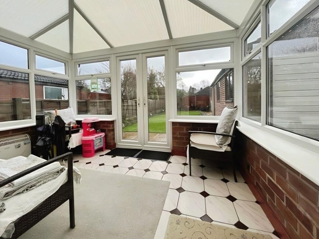 Wingfield Drive, Wilmslow, Cheshire, SK9 photo 4
