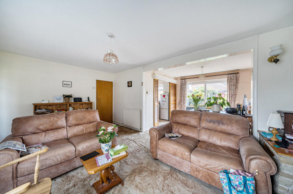 House in Woodley, Wokingham - View 2