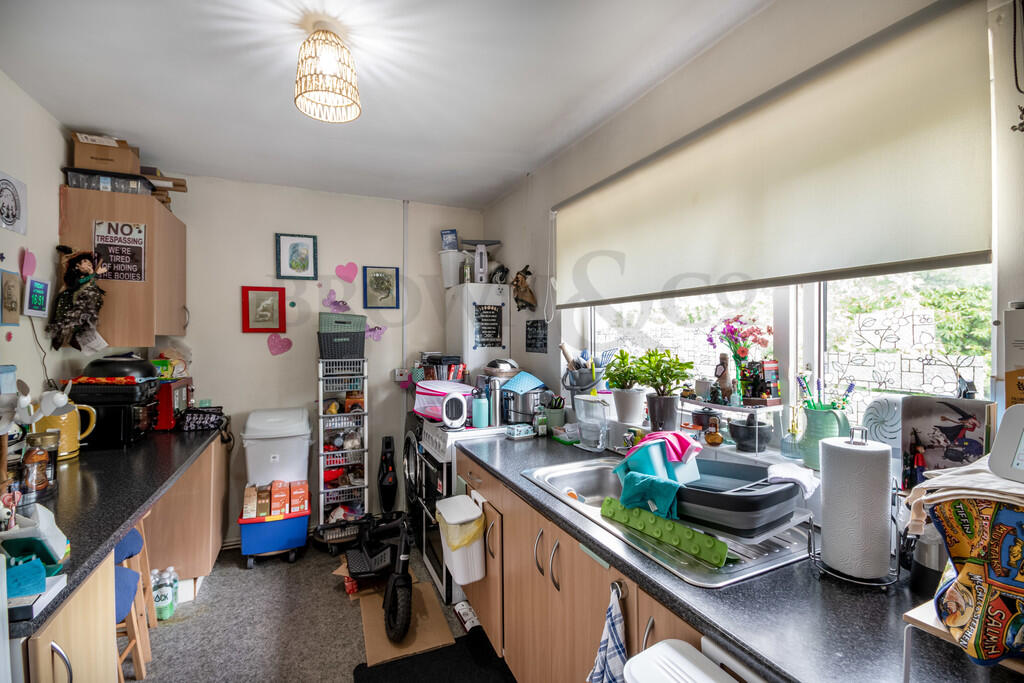 Apartment in Doncaster - View 3