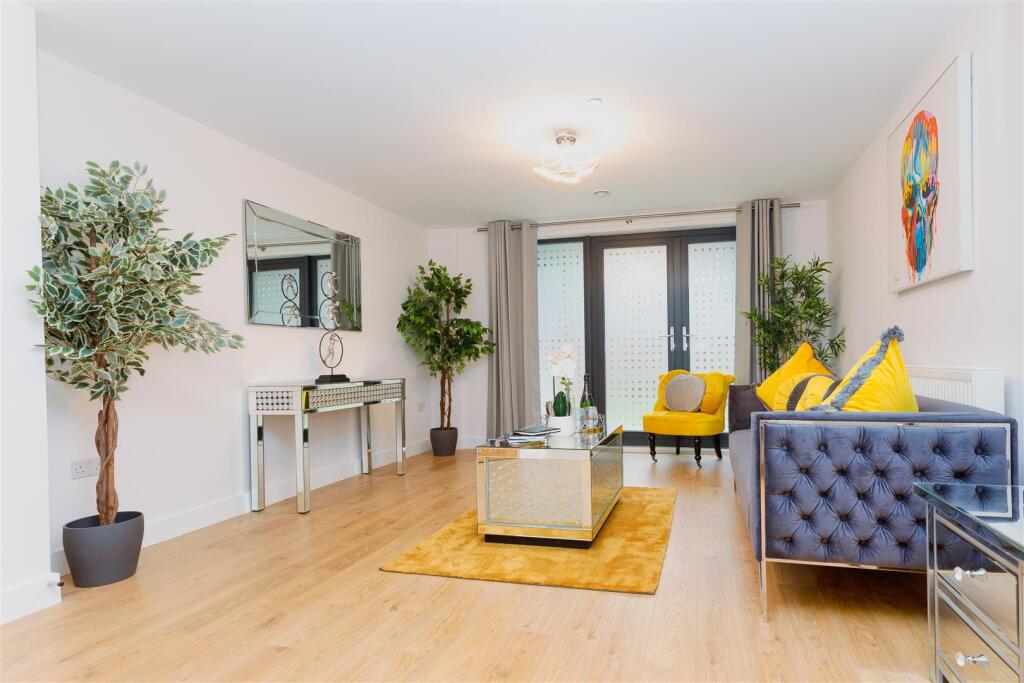 Apartment in Redhill - View 3