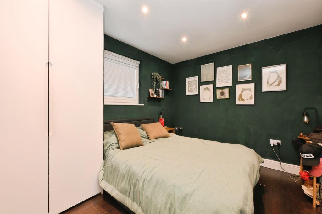 Vine Court, Ware - View 6