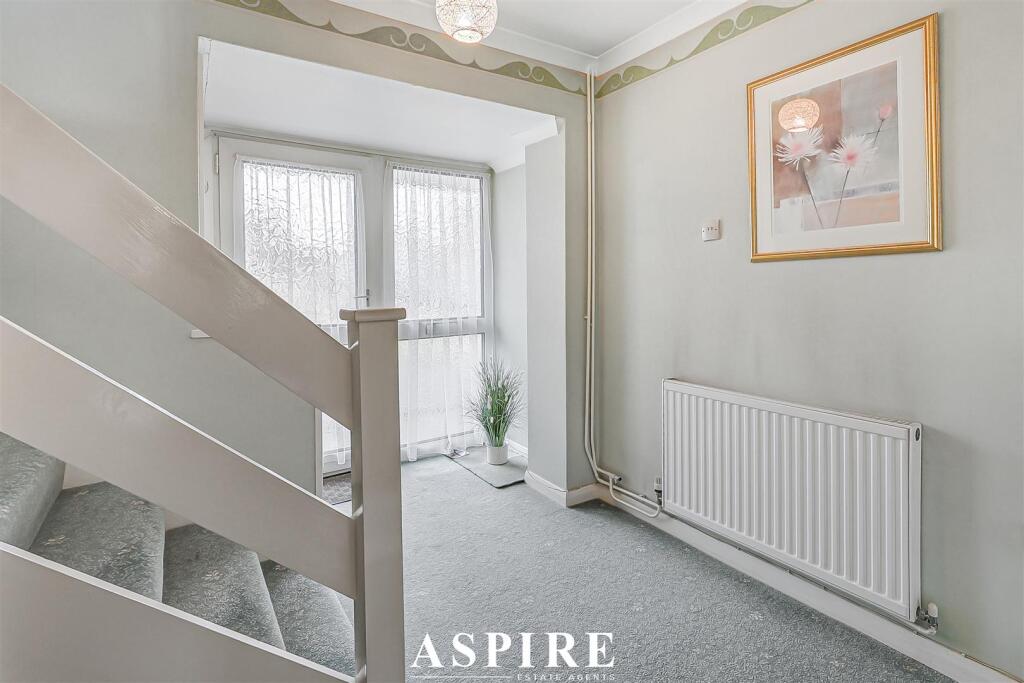 House in Rochford, Rayleigh - View 4