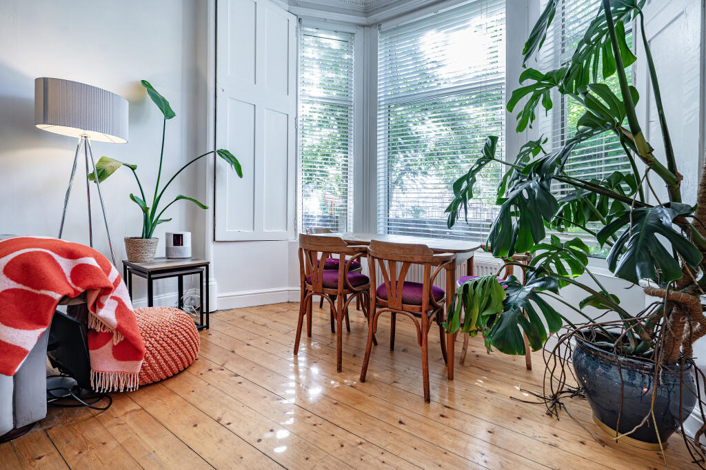 Apartment in Glasgow, The Drives, Dennistoun - View 5