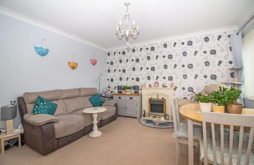 Apartment in Havant, Waterlooville - View 2