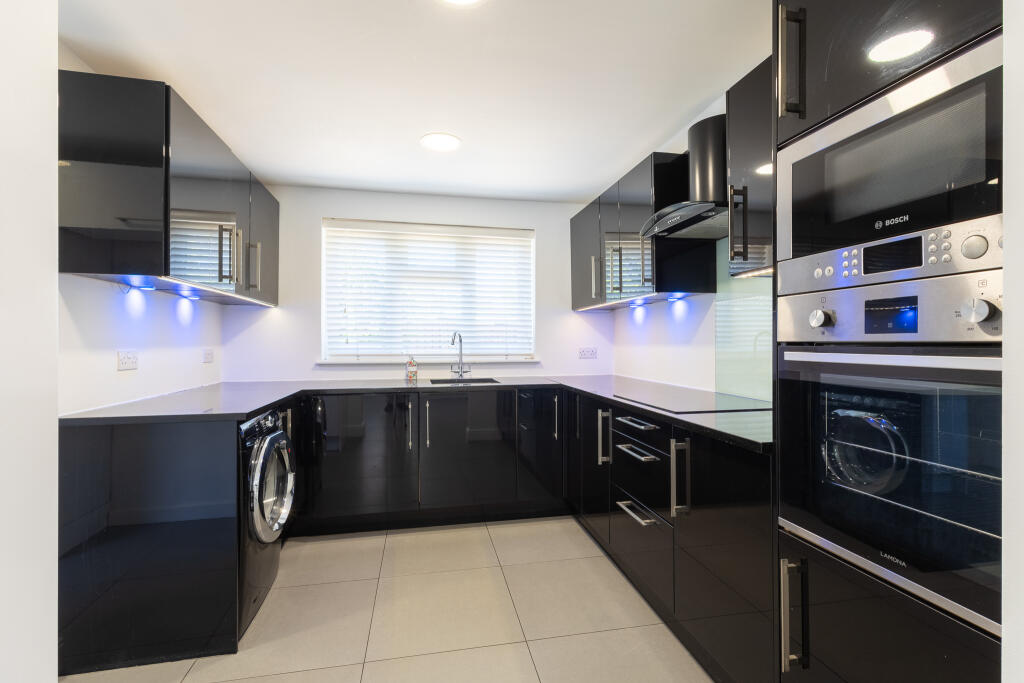 House in Guildford - View 2
