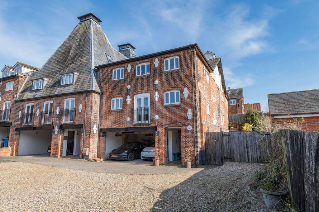 Main image of property: 8 Station Yard, Hadleigh