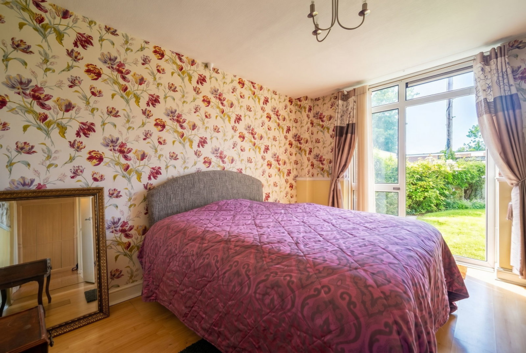 Apartment in Birmingham, Billesley - View 4