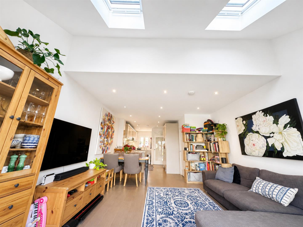 House in Reading, Green Park Village, Southcote - View 4
