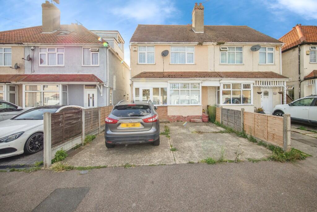 3-bed semi-detached on Beaumont Avenue, Clacton-On-Sea, Essex, CO15, £225,000