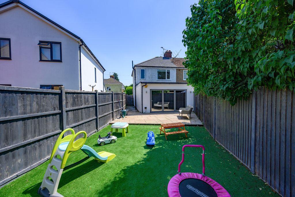Holme Close, Hatfield - View 4