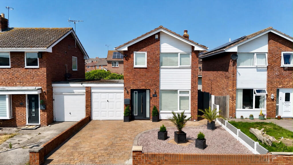 Main image of property: Rhodfa Maen Gwyn,  Rhyl, LL18