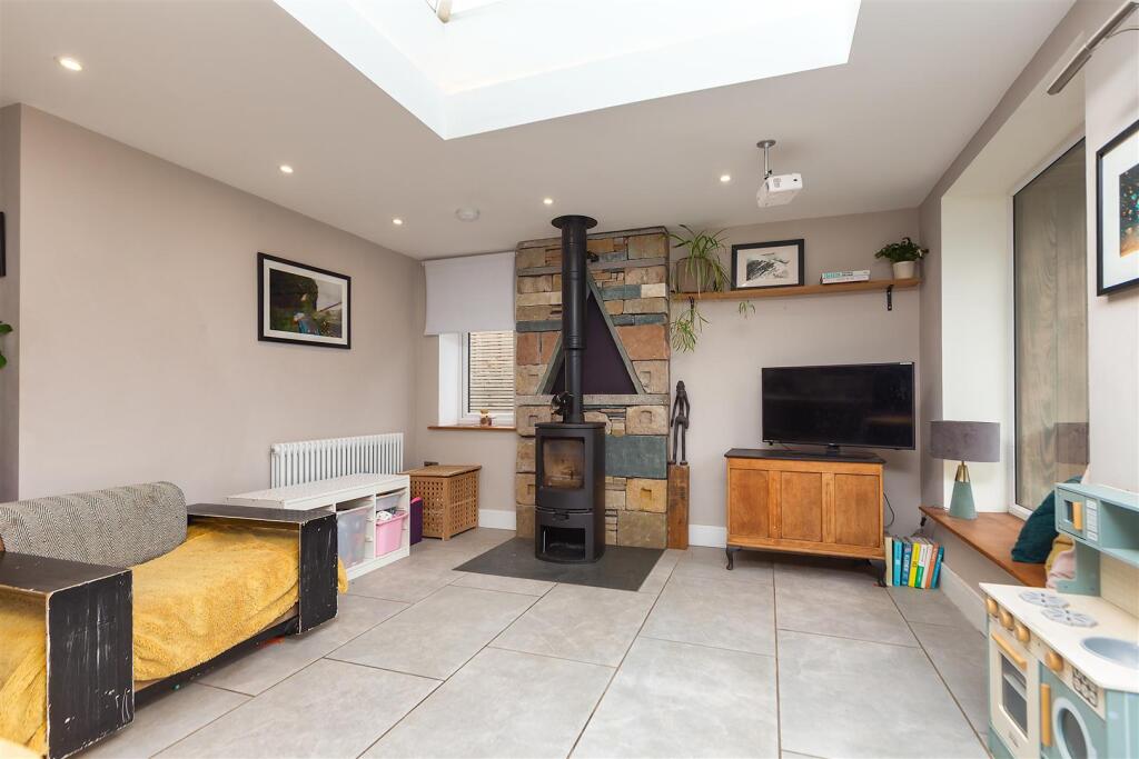 House in Lancaster, Carnforth - More