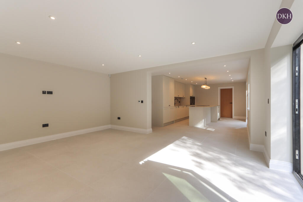 House in Three Rivers, Watford Rural - More
