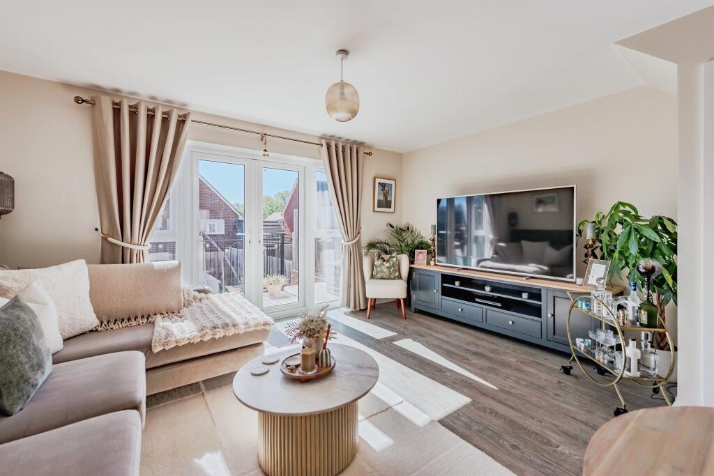 House in Haywards Heath, Ansty and Staplefield - View 4