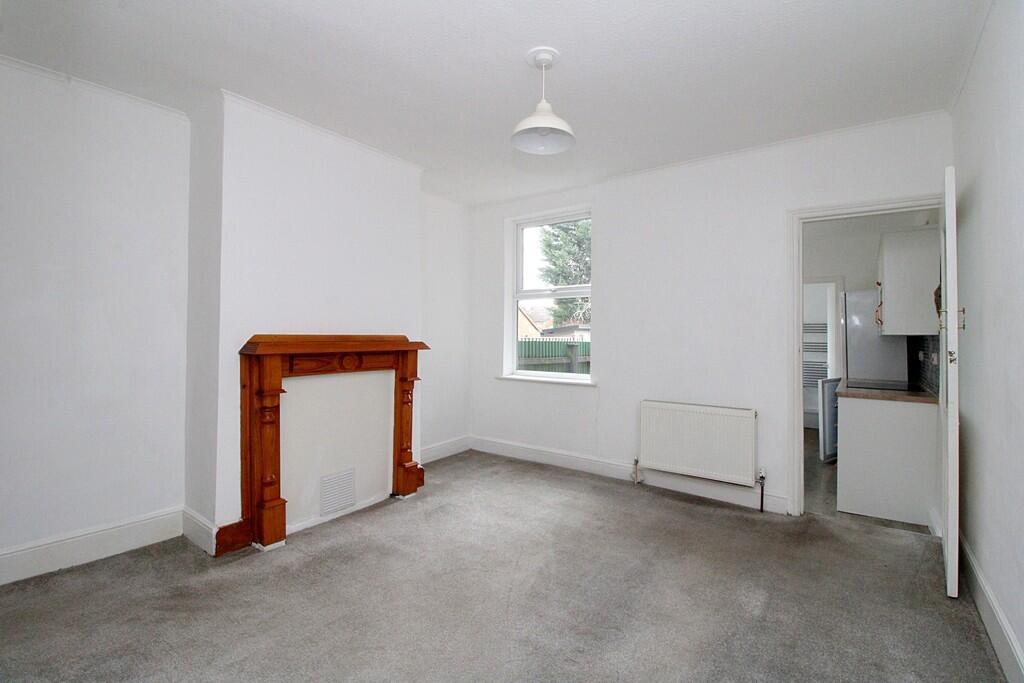 House in Rugby, Warwickshire - View 4