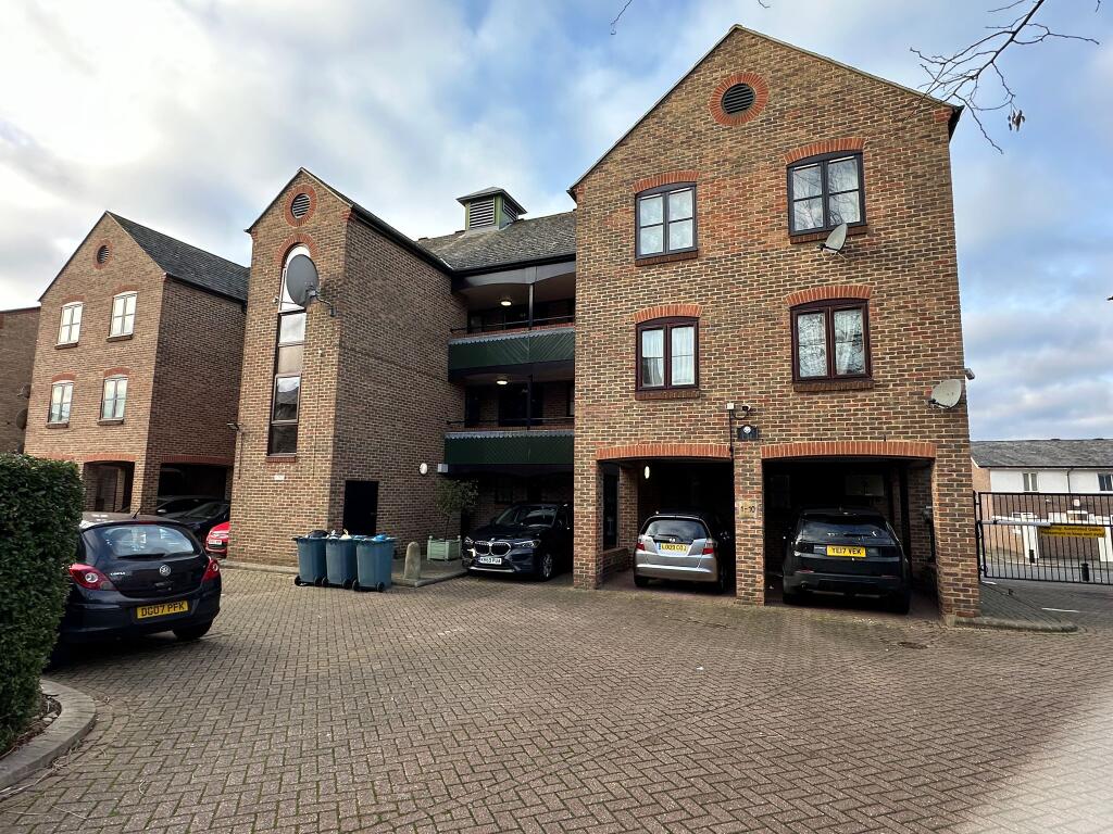 Main image of property: Plymouth Wharf, London E14