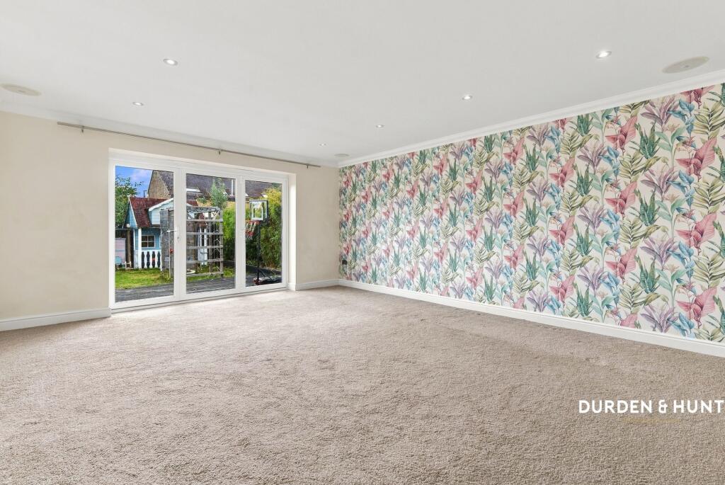 House in Rochford, Rayleigh - View 3