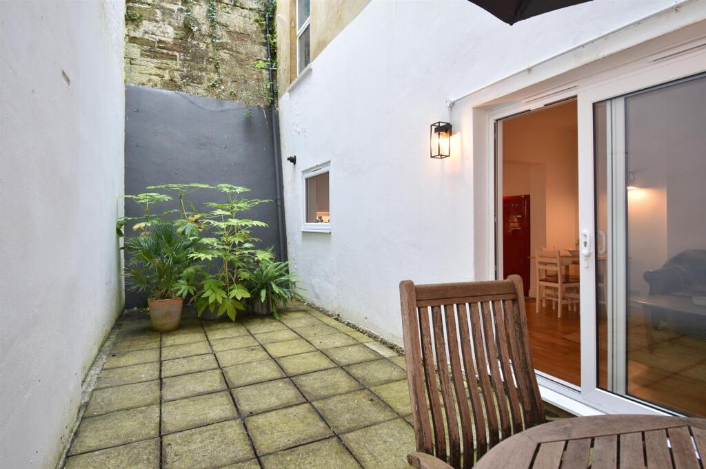 Apartment in Tonbridge - View 3