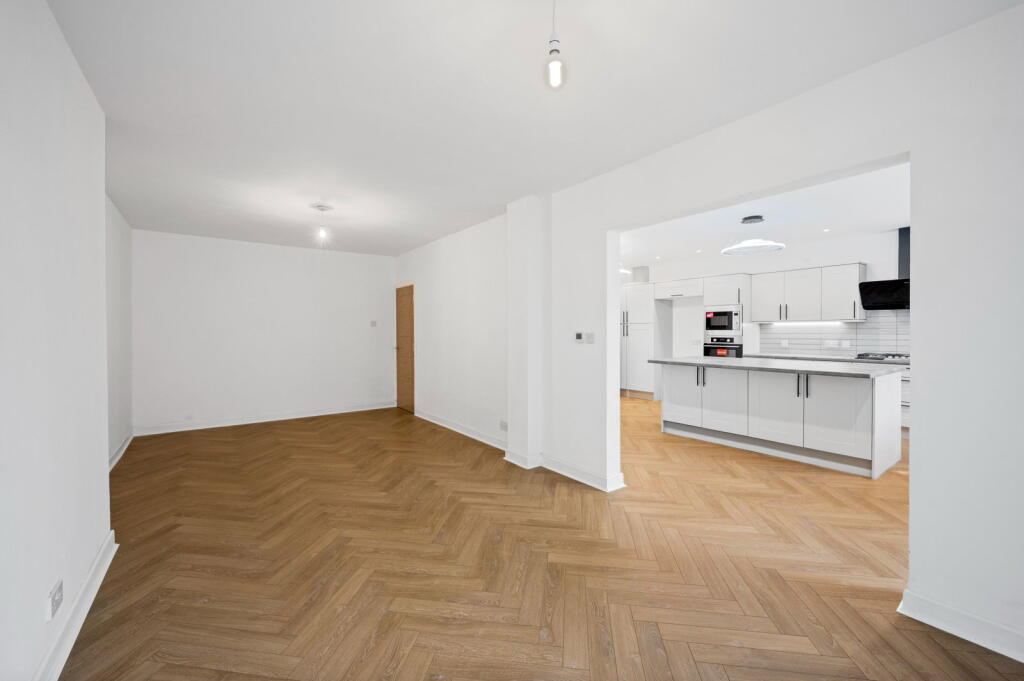 House in Solihull, Ulverley Green - View 5