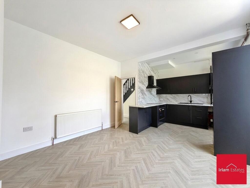 House in Salford, Greater Manchester - View 5