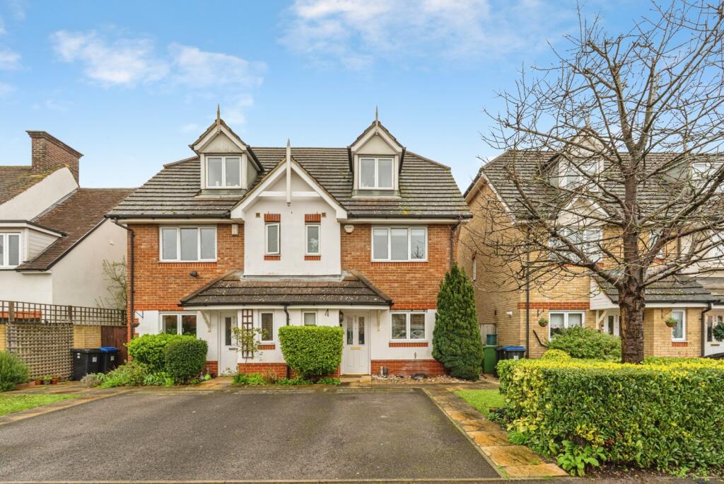 Main image of property: Chertsey Road, Byfleet, West Byfleet, Surrey, KT14