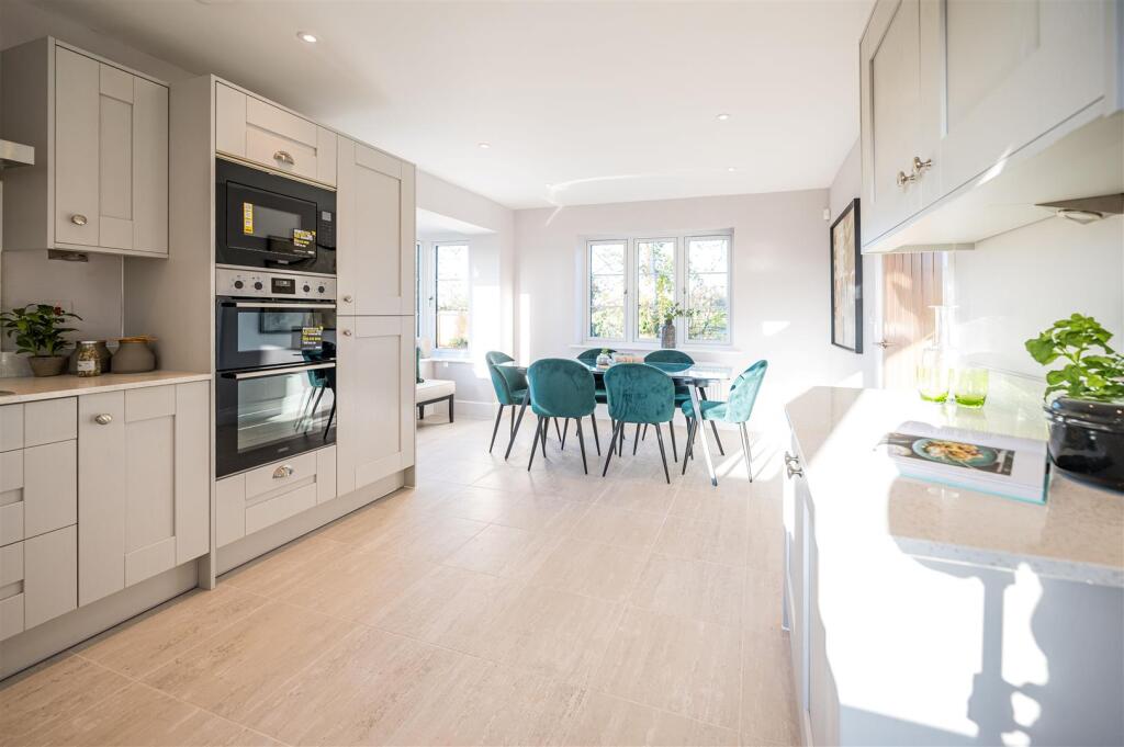 House in Worcester - View 5