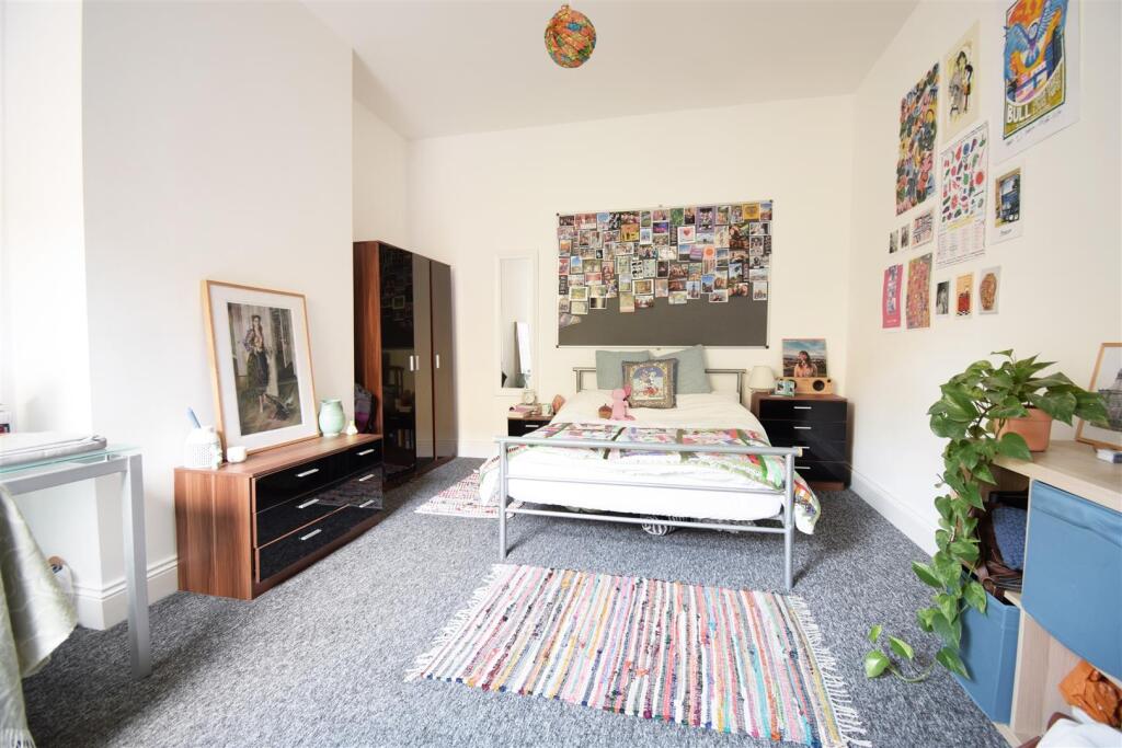 House in Sheffield, Crookesmoor, Broomhill - View 2