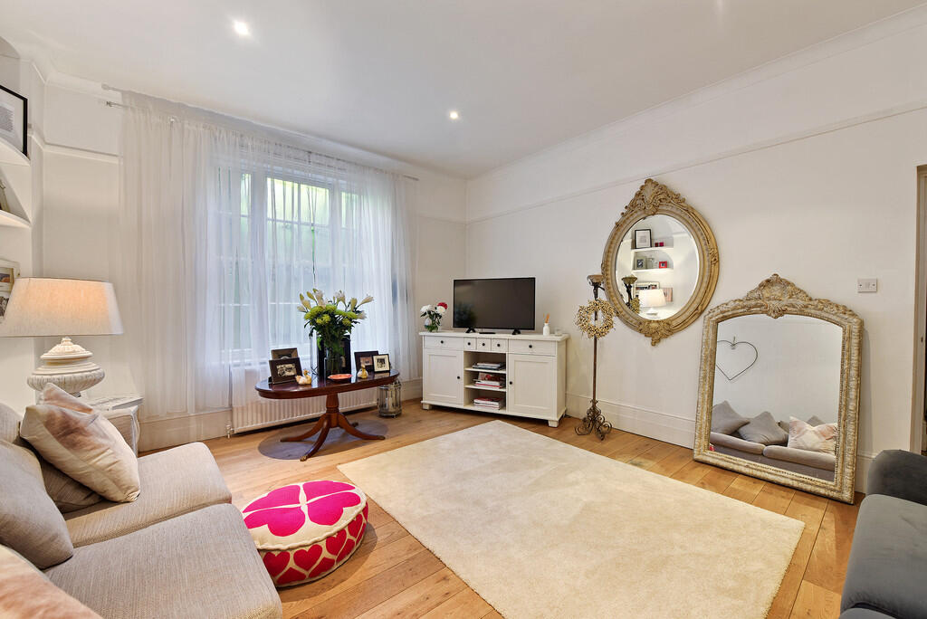 Beech House Rayleigh Road Brentwood Essex CM13 photo 3