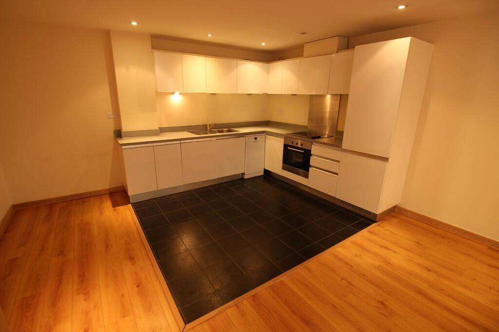 Apartment in Guildford, Surrey - View 4