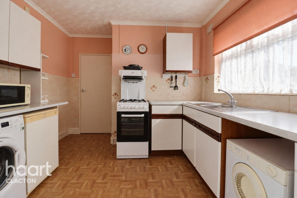 Oakleigh Road, Clacton-On-Sea photo 4