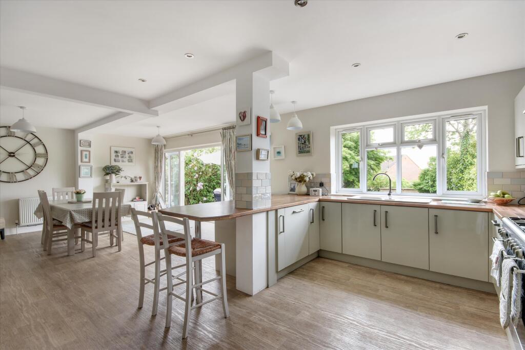 House in Tunbridge Wells, High Brooms, Southborough - View 2