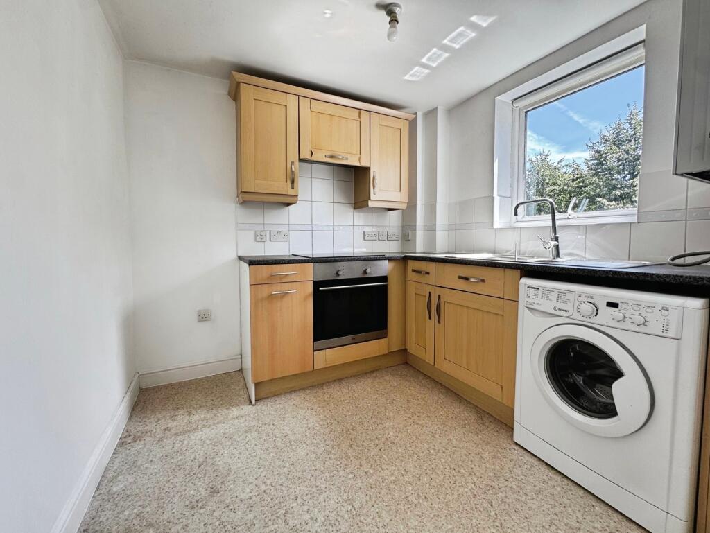 Jackwood Way, Tunbridge Wells, Kent, TN1 photo 3