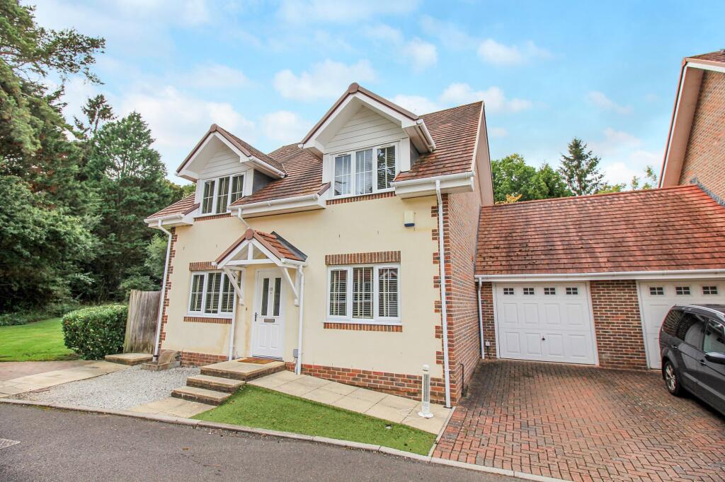 5-bed house on Hill Cottage Gardens, West End, SO18, £550,000
