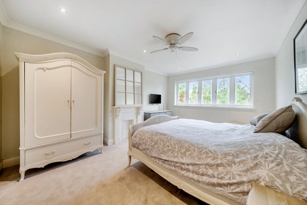 House in London, Avery Hill - More