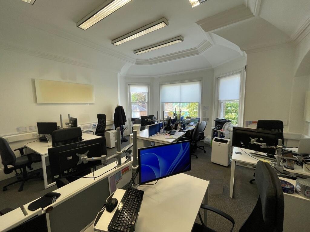 Photo 6. Suite C.