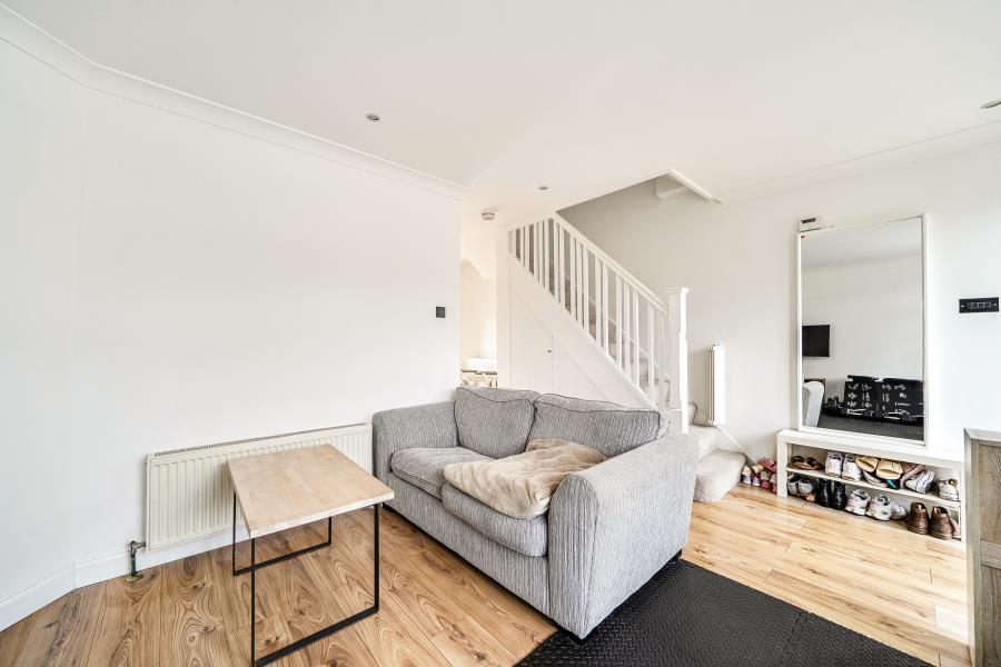 House in London, Royal Borough of Kingston upon Thames - More