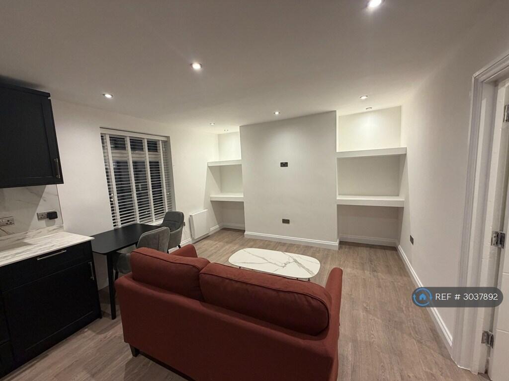 Apartment in Reading, Katesgrove, Coley - View 3