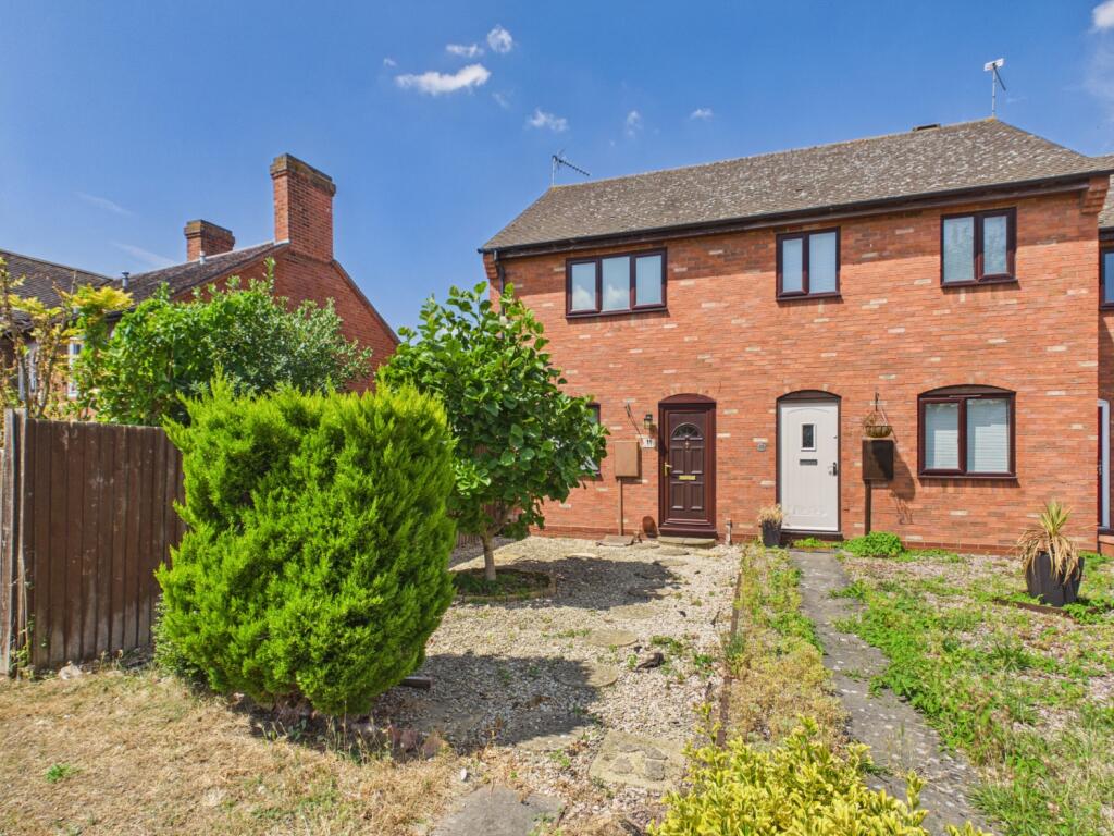 Main image of property: SIMMONS COURT, WELLESBOURNE, WARWICK, WARWICKSHIRE, CV35