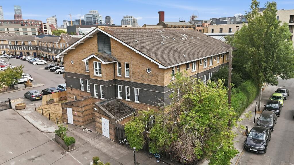 Main image of property: Leabank Square, Hackney Wick