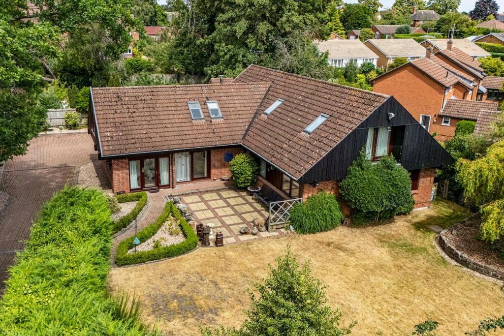 Main image of property: Mansfield Road, Farnsfield