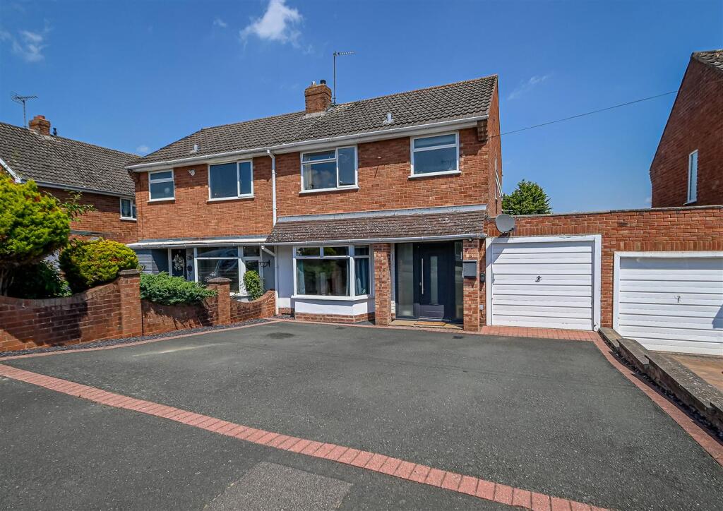 3-bed semi-detached on 15 Farmlands Road, Bridgnorth, £325,000