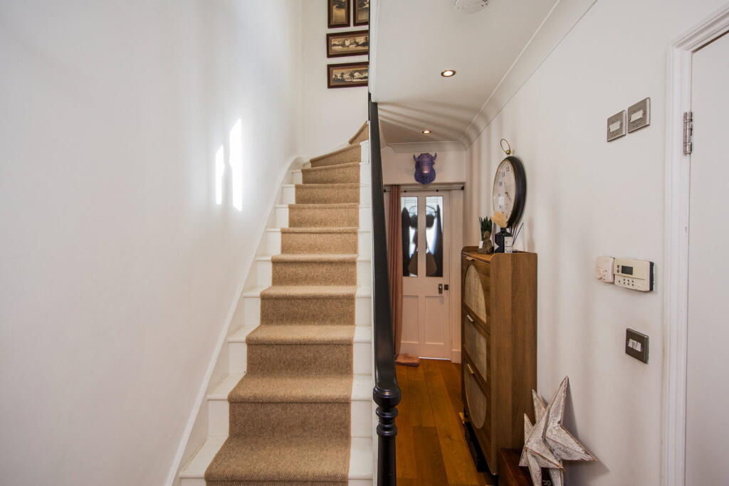 Apartment in Tonbridge - View 3