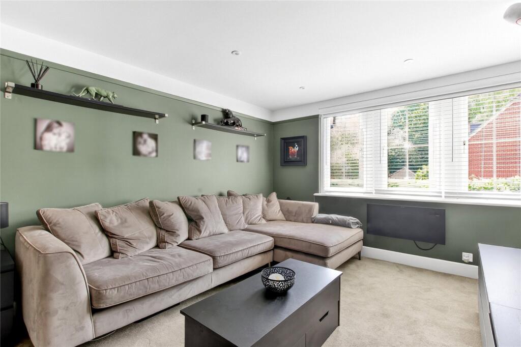 Apartment in Bracknell - View 3