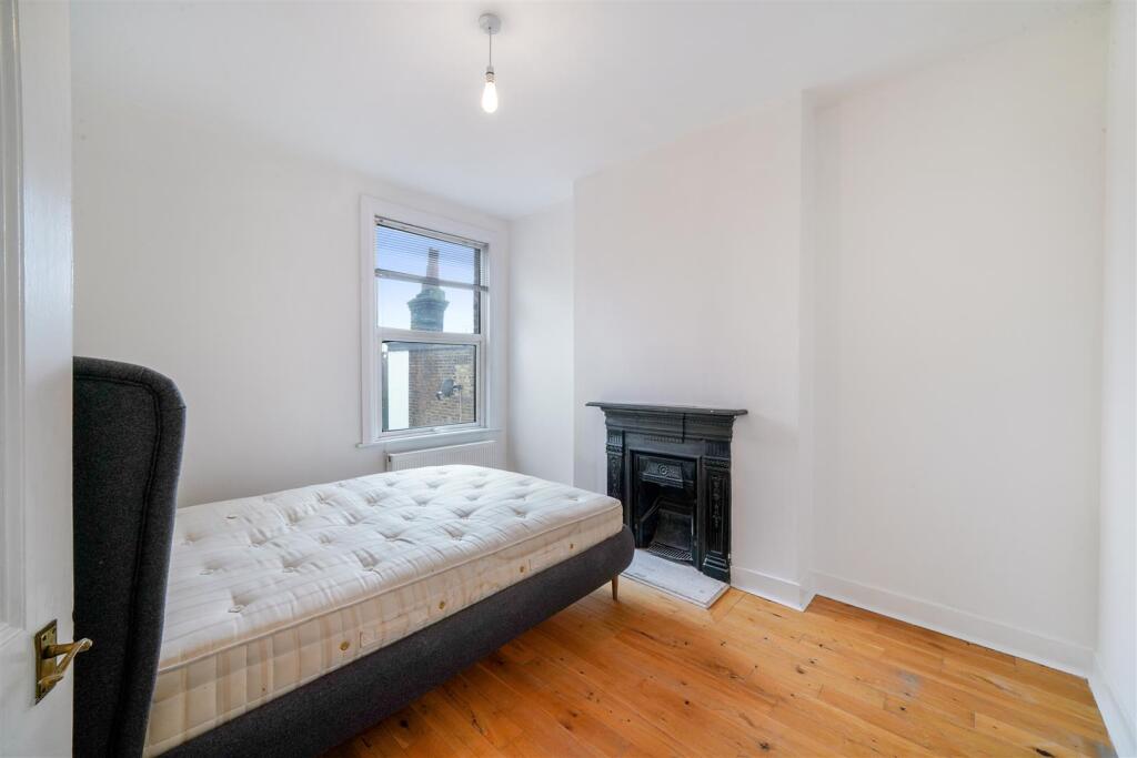 Bathurst Gardens, Kensal Rise, London photo 4