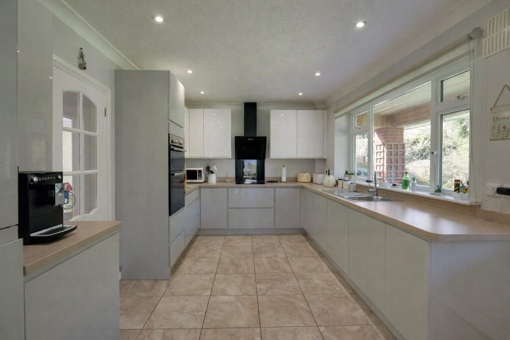 Manor Road, Alcombe, Minehead, Somerset, TA24 photo 3