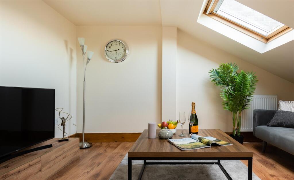 House in London - View 3
